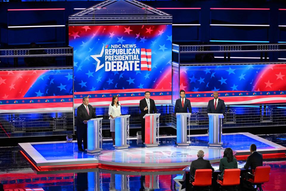 November 8, 2023: (From L) Former Governor of New Jersey Chris Christie, former Governor from South Carolina and UN ambassador Nikki Haley, Florida Governor Ron DeSantis, entrepreneur Vivek Ramaswamy, and US Senator from South Carolina Tim Scott attend the third Republican presidential primary debate at the Knight Concert Hall at the Adrienne Arsht Center for the Performing Arts in Miami, Florida.