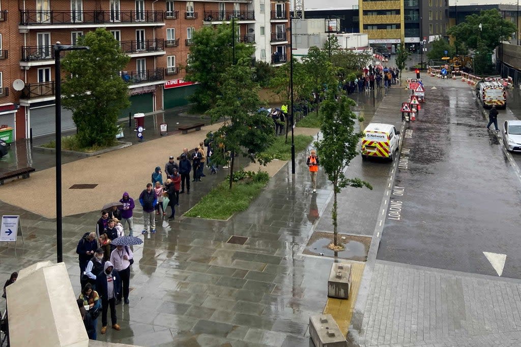 The queue outside Abbey Wood station on Tuesday  (Daniel Keane/Evening Standard)