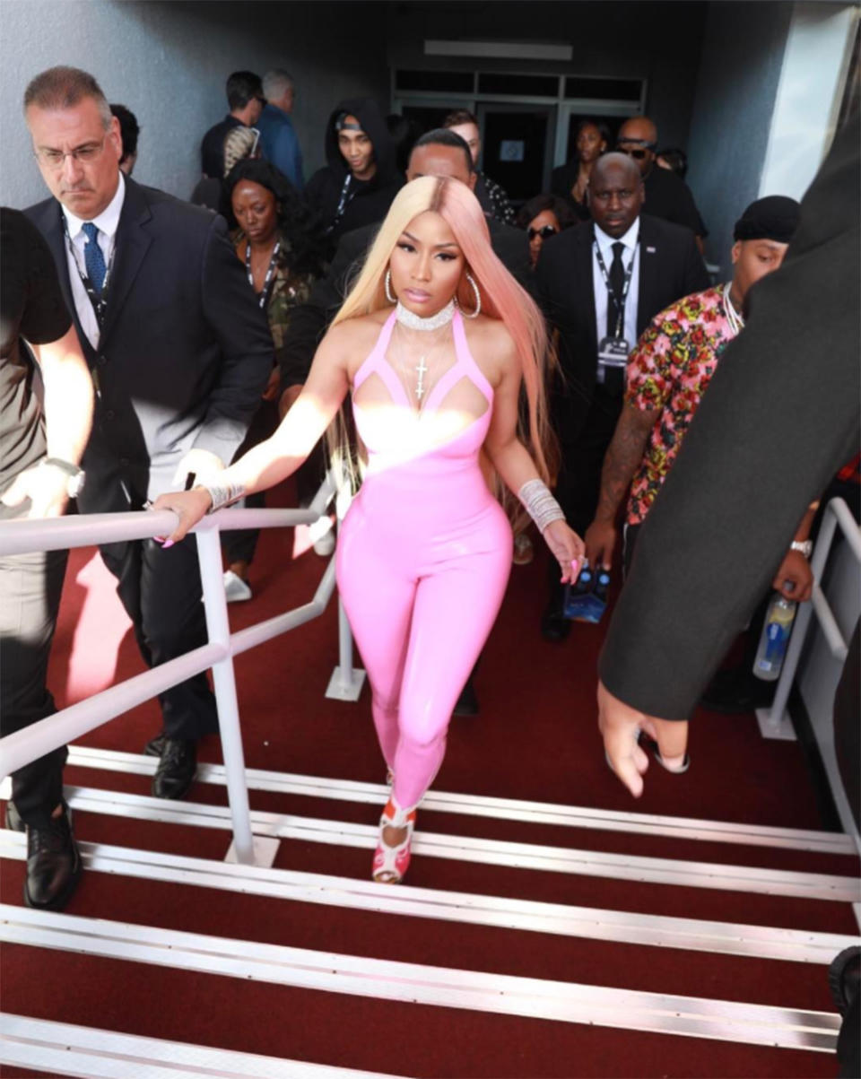 <p>Somebody knows how to make an entrance. (Photo: <a rel="nofollow noopener" href="https://www.instagram.com/p/BYUWMGphhPm/?hl=en&taken-by=nickiminaj" target="_blank" data-ylk="slk:Nicki Minaj via Instagram;elm:context_link;itc:0;sec:content-canvas" class="link ">Nicki Minaj via Instagram</a>) </p>