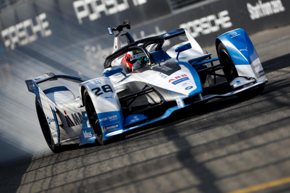 NEW YORK, NY - JULY 13: In this handout from FIA Formula E Antonio Felix da Costa (PRT), BMW I Andretti Motorsports, BMW iFE.18 locks up  during the New York E-Prix, Race 12 of the 2018/19 ABB FIA Formula E Championship at Brooklyn Street Circuit  {Photo by FIA ABB Formula-E Handout/Getty Images,)