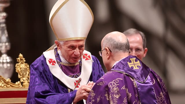 Pope Benedict XVI's final mass