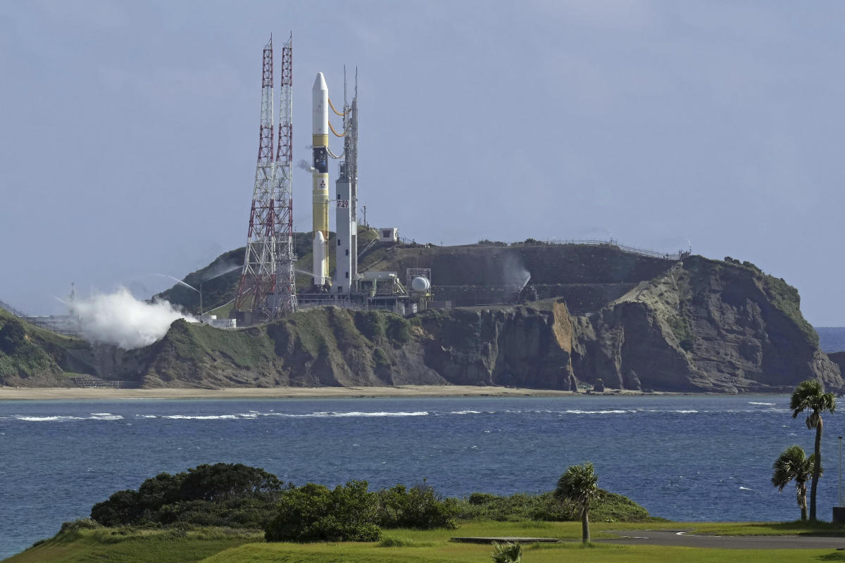 日本、宇宙の起源と月着陸船探査のためにX線望遠鏡搭載ロケット発射