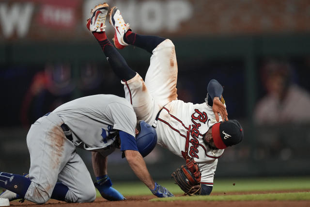 Albies drives in winning run in 9th as Braves beat Dodgers 4-3, avoid sweep  - Newsday