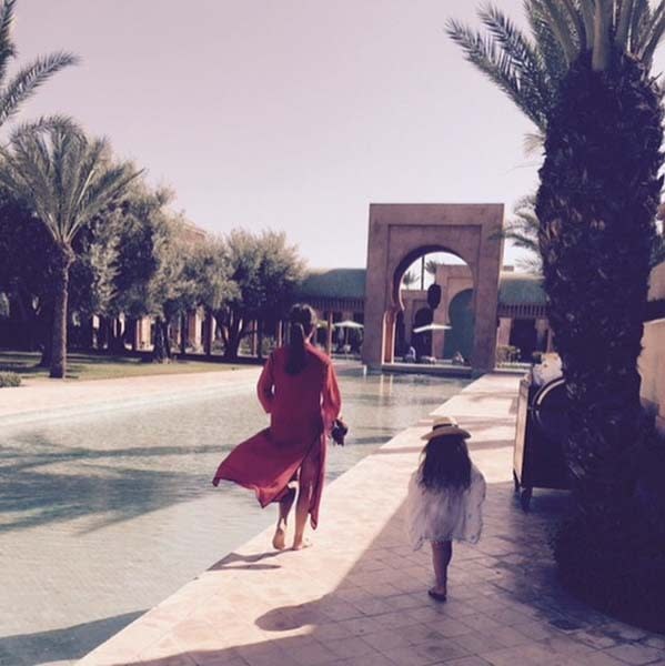 <br>Matching mother-daughter kaftans in Marrakech