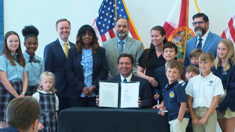 DeSantis signs new education bill restricting book bans