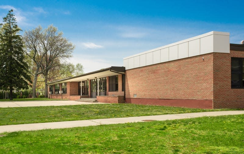 Exterior view of a typical American school building