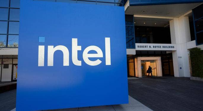 Acciones de Intel se mueven tras anuncio de escisión de PSG