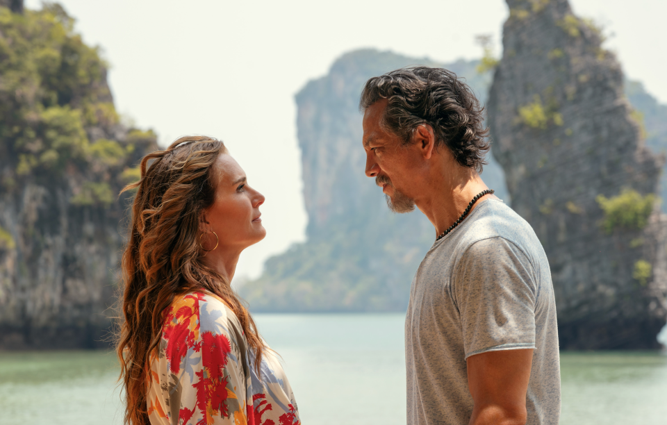 Brooke Shields and Benjamin Bratt in Mother of the Bride.