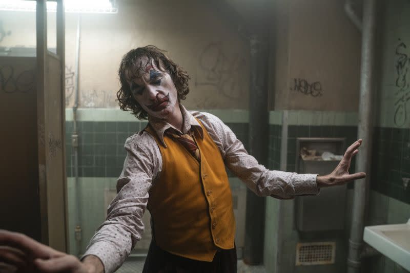 Joaquin Phoenix in Joker. (PHOTO: Warner Bros Pictures)