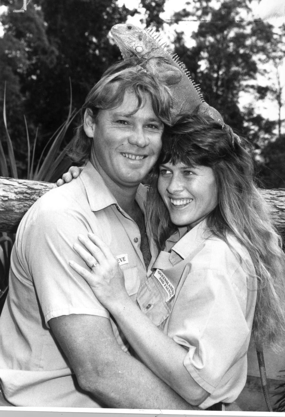 Steve Irwin and his wife Terri with an iguana