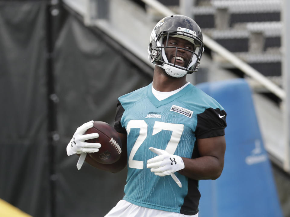 Leonard Fournette is helping an LSU student pay for college. (AP Photo/John Raoux)