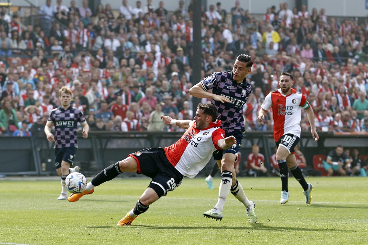 Santiago Gimenez of Feyenoord, anota el 2-0, (ANP via Getty Images)