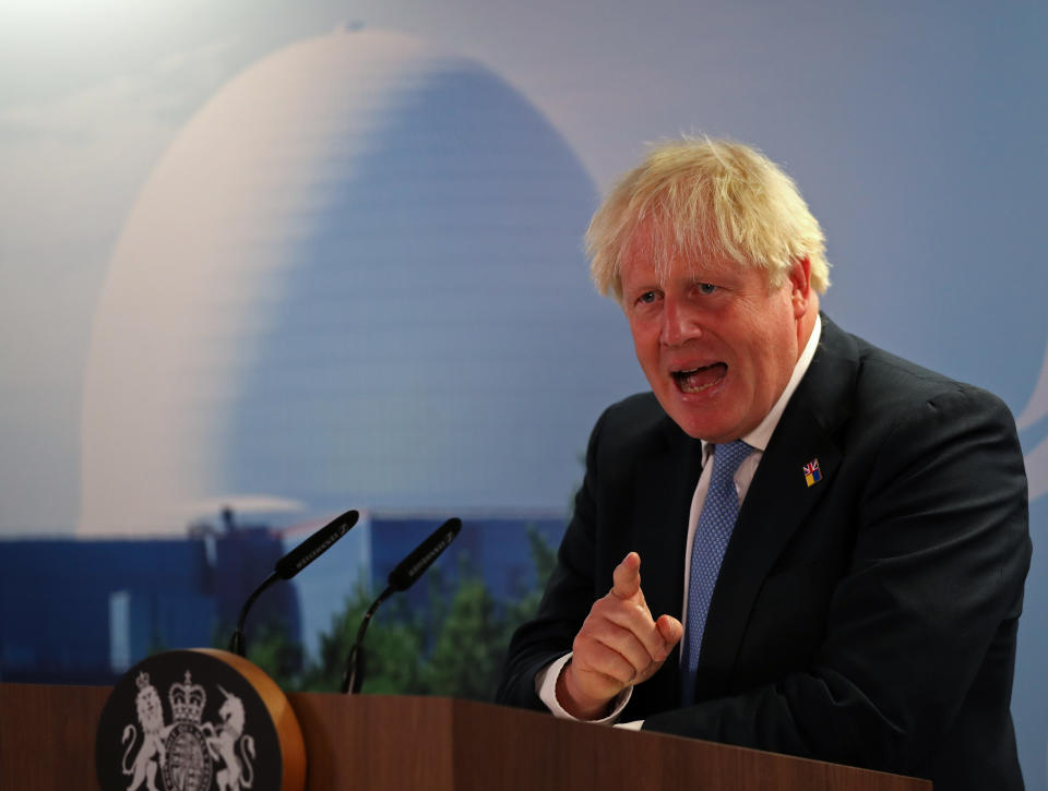 SIZEWELL, ENGLAND - SEPTEMBER 01: UK prime minister Boris Johnson speaks during his visit to EDF's Sizewell B Nuclear power station in September 1, 2022 in Sizewell, England. Outgoing UK prime minister Johnson on Thursday promised £700 million for the Sizewell C nuclear power station project during his final major policy speech. (Photo Chris Radburn - WPA Pool/Getty Images)