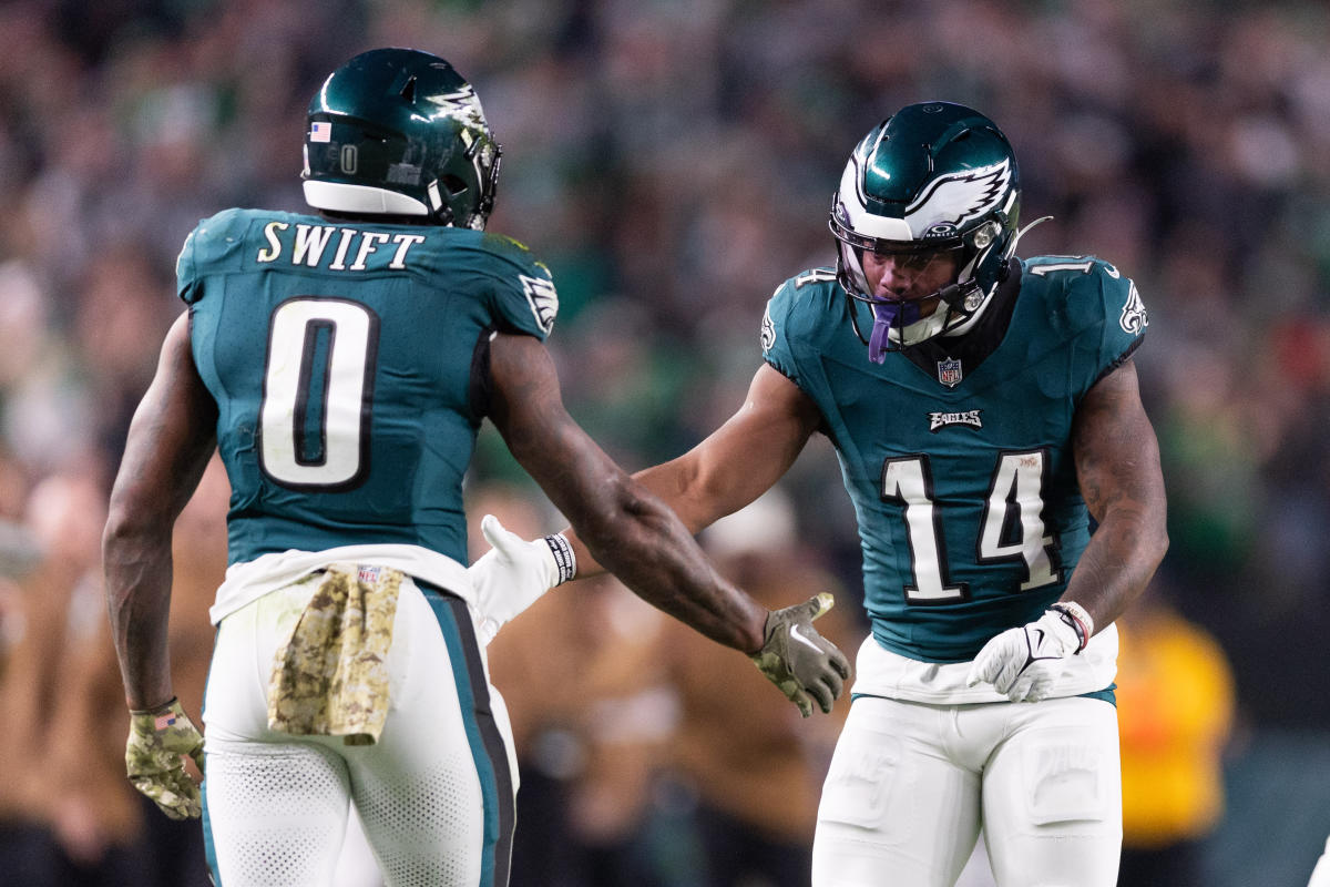Eagles Stay or Go 2024: Moving on from D'Andre Swift?