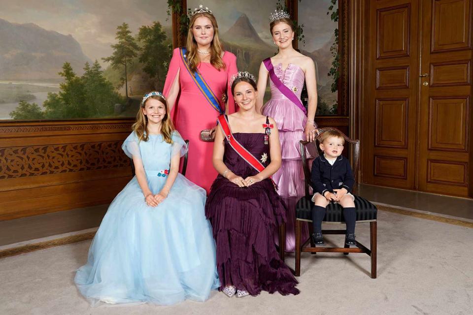 Norway's Princess Ingrid Alexandra (front C) poses for a with (front L and R) Princess Estelle of Sweden and Prince Charles of Luxembourg and (back LtoR) Catharina-Amalia, Princess of Orange and Princess Elisabeth, Duchess of Brabant on the occasion of a gala dinner for her 18th birthday in Oslo on June 17, 2022. - Princess Ingrid Alexandra turned 18 on January 21, 2022. The celebrations were postponed until June due to the infection situation and coronavirus restrictions.