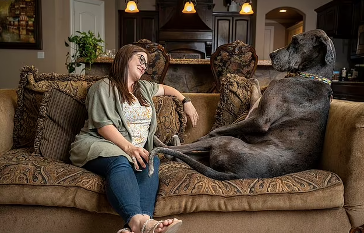 Zeus and his owner, Brittany Davis (Guiness World Records)