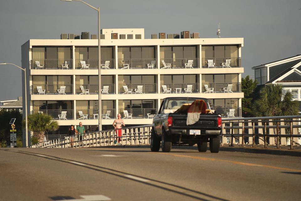 Traffic travels over the Causeway Drive bridge over Banks Channel at Wrightsville Beach Monday, Sept. 25, 2023. KEN BLEVINS/STARNEWS