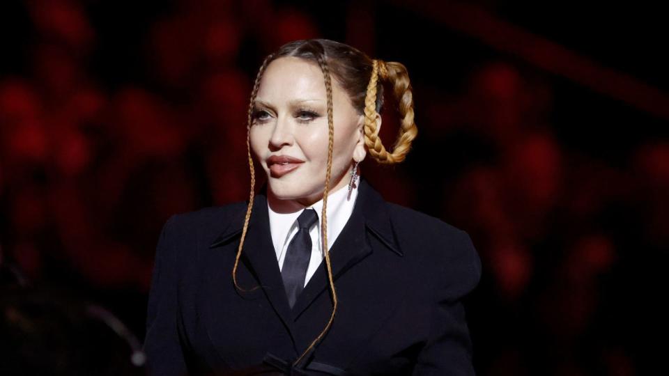  madonna at the 65th grammy awards 