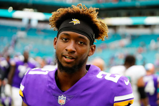 Vikings place CB Akayleb Evans and TE Ben Ellefson on IR