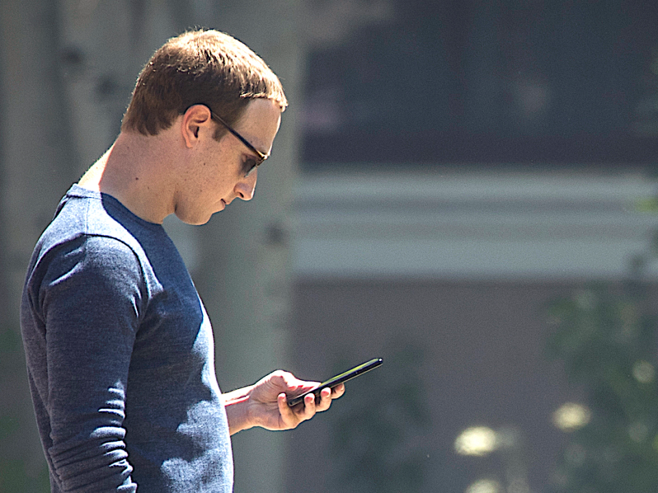 Mark Zuckerberg told his top executives to ditch their iPhones, according to The New York Times. <span>Photo by Drew Angerer/Getty Images</span>