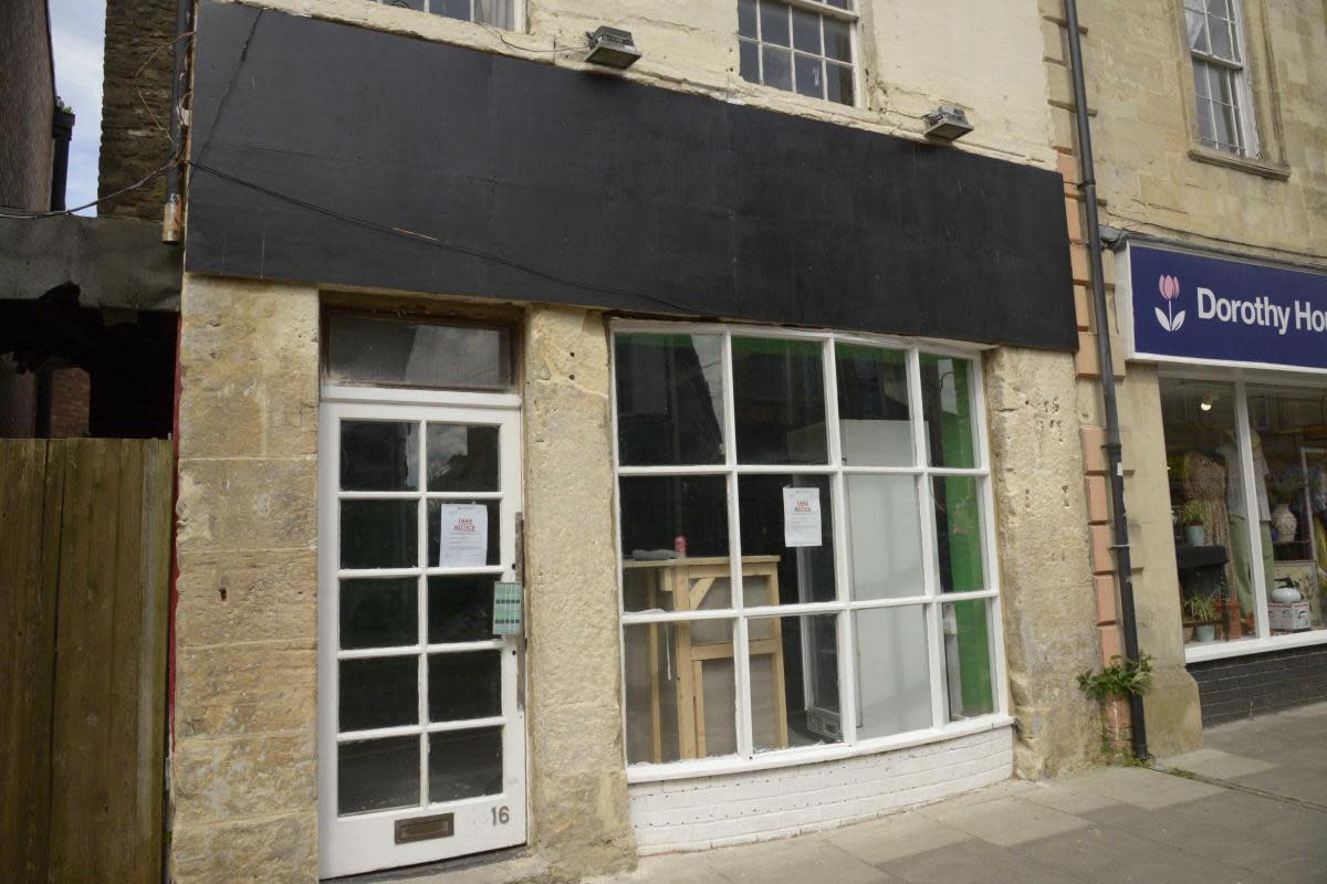 The former Papa’z Pizza shop in Silver Street, Trowbridge, is now closed and its former tenant banned from setting foot inside without authority. <i>(Image: Image: Trevor Porter77016-2)</i>