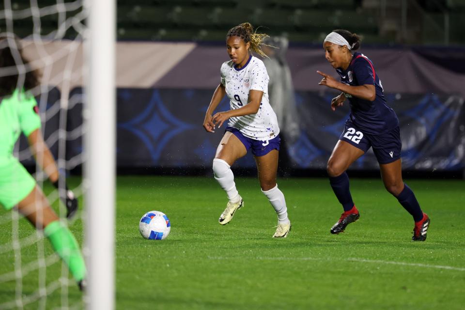 The USWNT's Midge Purce (9) dribbles the ball against the Dominican Republic during the first half of the 2024 Concacaf W Gold Cup group stage game at Dignity Health Sports Park.