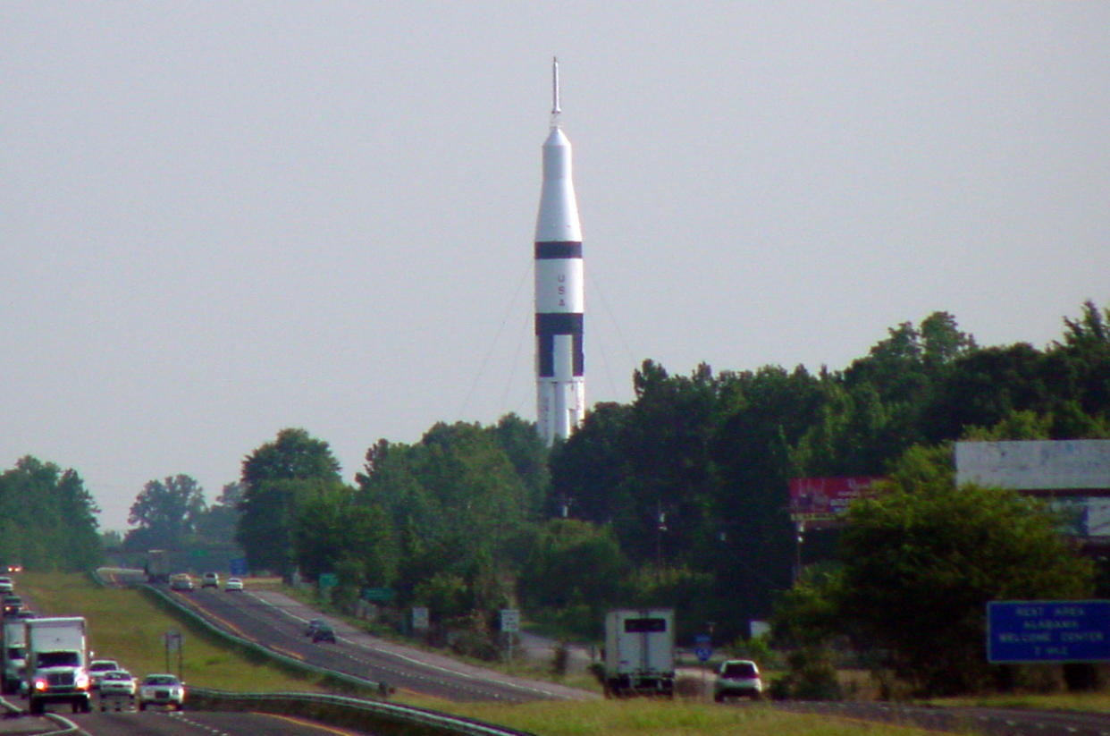  For 44 years, a NASA Apollo-era Saturn IB rocket has stood at the Ardmore rest area alongside I-65, welcoming visitors to the state of Alabama. Now, the space agency has decided that the degraded display is no longer safe to keep standing and should be replaced. 