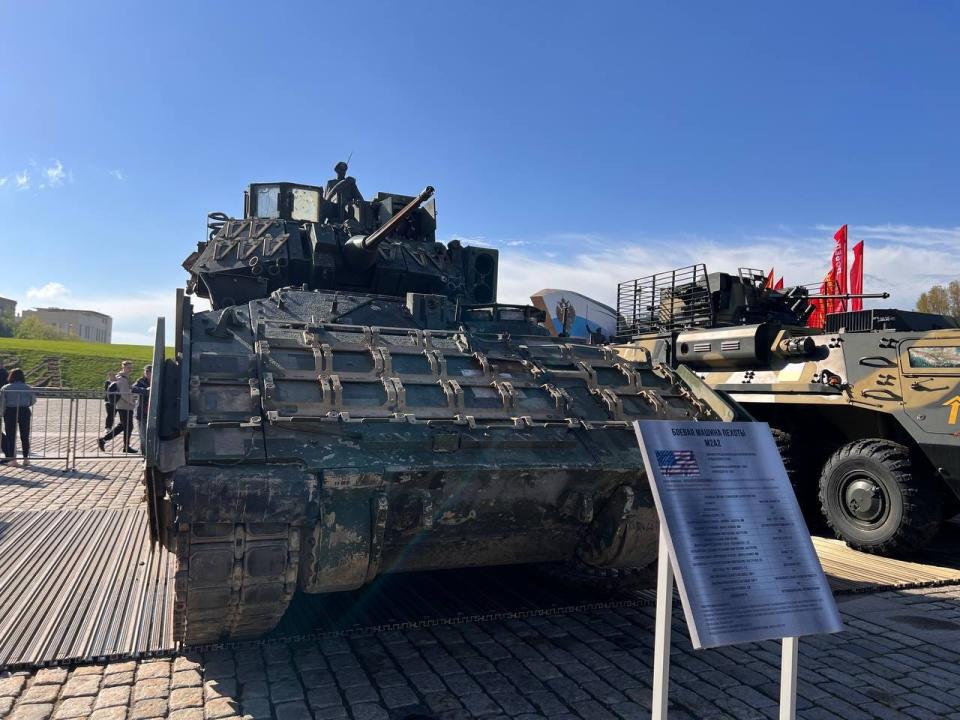 A Bradley IFV with a mounted dummy.