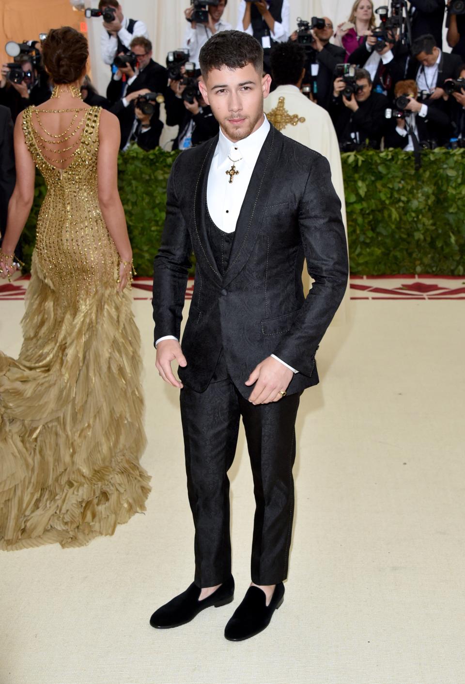 <h1 class="title">Nick Jonas in Dolce & Gabbana</h1><cite class="credit">Photo: Getty Images</cite>