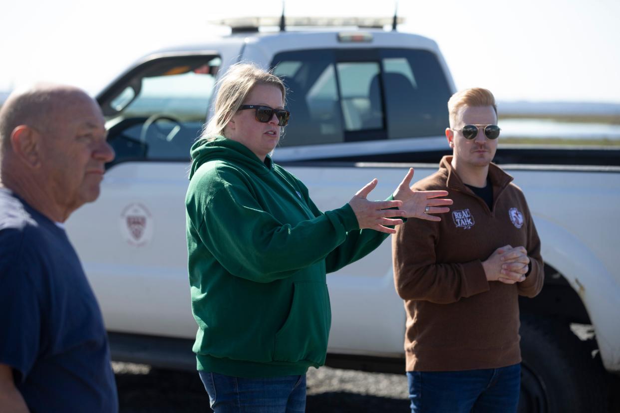 Crystal Pirozek of NJDEP organizes volunteers at the annual Barnegat Bay Blitz watershed-wide cleanup. 
Bayville, NJ
Tuesday, April 23, 2024