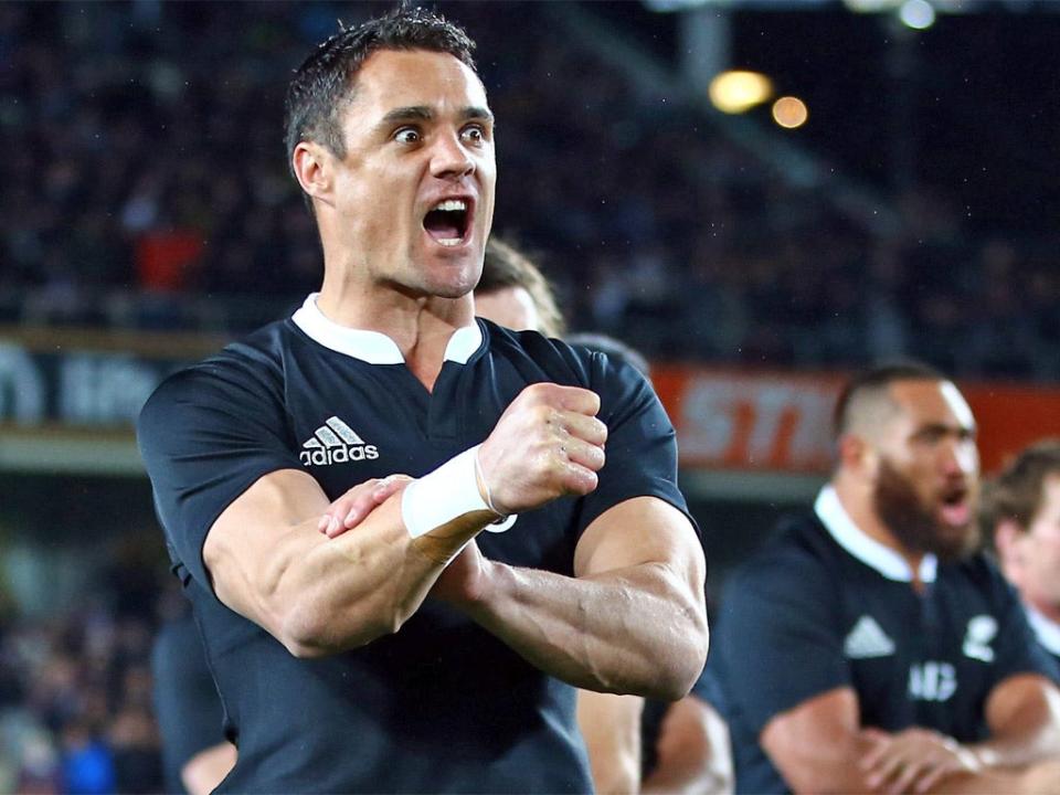 New Zealand legend Dan Carter performs the haka (Getty)