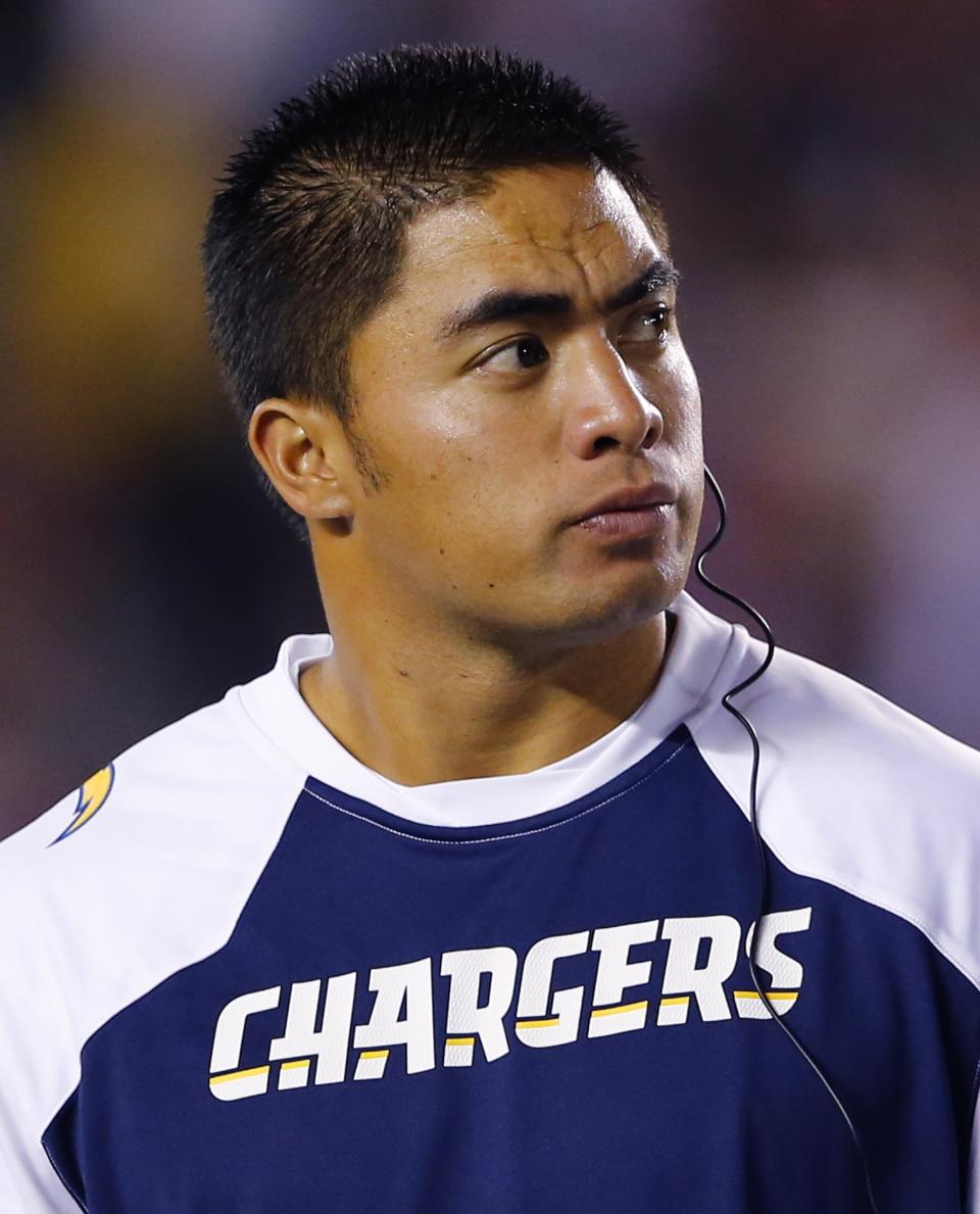 <b>Honourable Mention: Manti Te'o</b><br> Te'o was involved in the most bizarre sports story of the year. A star linebacker at Notre Dame and a finalist for the Heisman trophy as the top player in college football, it was revealed that Te'o was the subject of a fake online girlfriend hoax. He was drafted in the NFL by the San Diego Chargers.