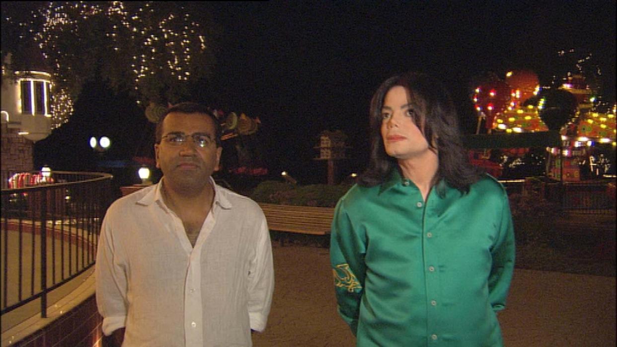 Editorial use only
Mandatory Credit: Photo by ITV/Shutterstock (673474ja)
'Tonight With Trevor McDonald'  - 2003 - Martin Bashir and Michael Jackson
ITV ARCHIVE