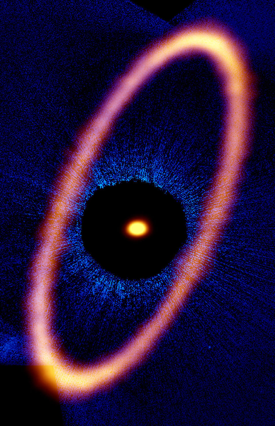Star's Comet-Like Icy Debris Ring Captured in New Video, Images