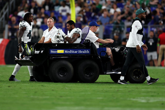 3 Eagles carted off the field, young LB injured during preseason