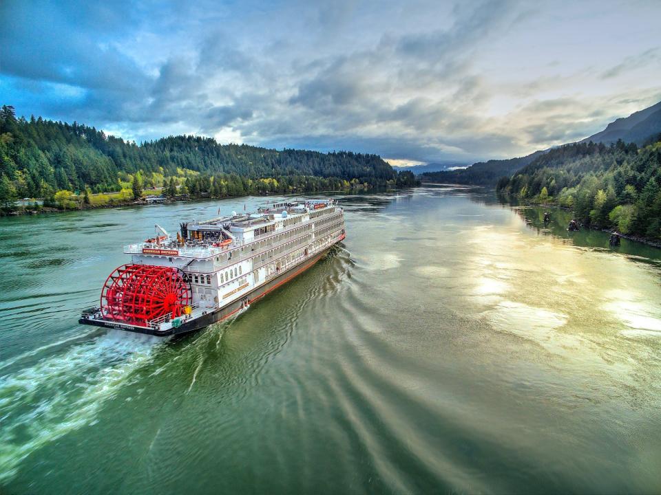 American Express riverboat American Queen Steamboat Company