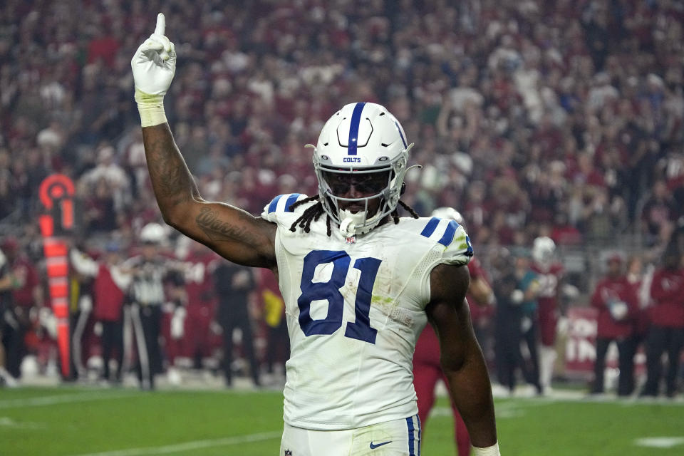 Indianapolis Colts tight end Mo Alie-Cox (81) motions during the second half of an NFL football game against the Arizona Cardinals, Saturday, Dec. 25, 2021, in Glendale, Ariz. (AP Photo/Rick Scuteri)