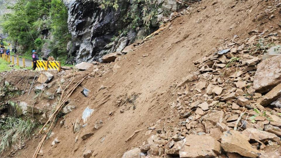 快新聞／降雨不斷！中橫便道19.8K路基坍塌　預計6/7搶通