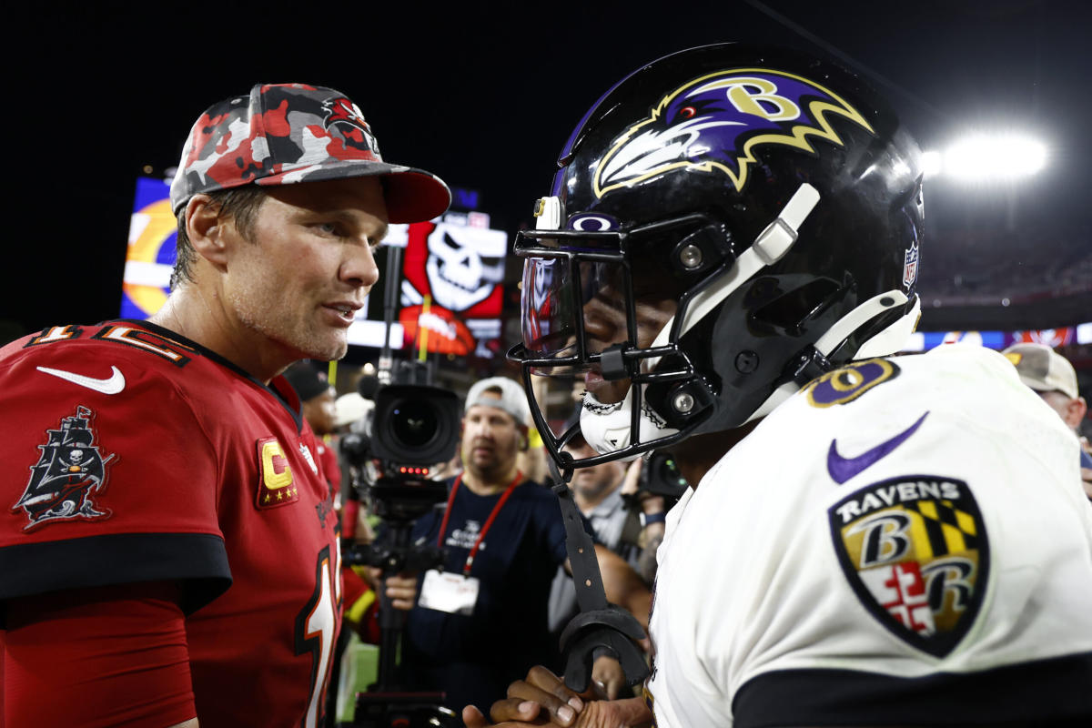 Lamar Jackson outduels Tom Brady, Ravens hand Bucs third straight