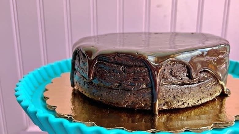 Flourless chocolate cake with ganache