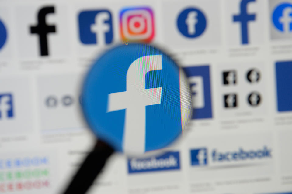 Así es cómo Facebook te espía (y todos los datos que sabe de ti)  REUTERS/Johanna Geron/Illustration