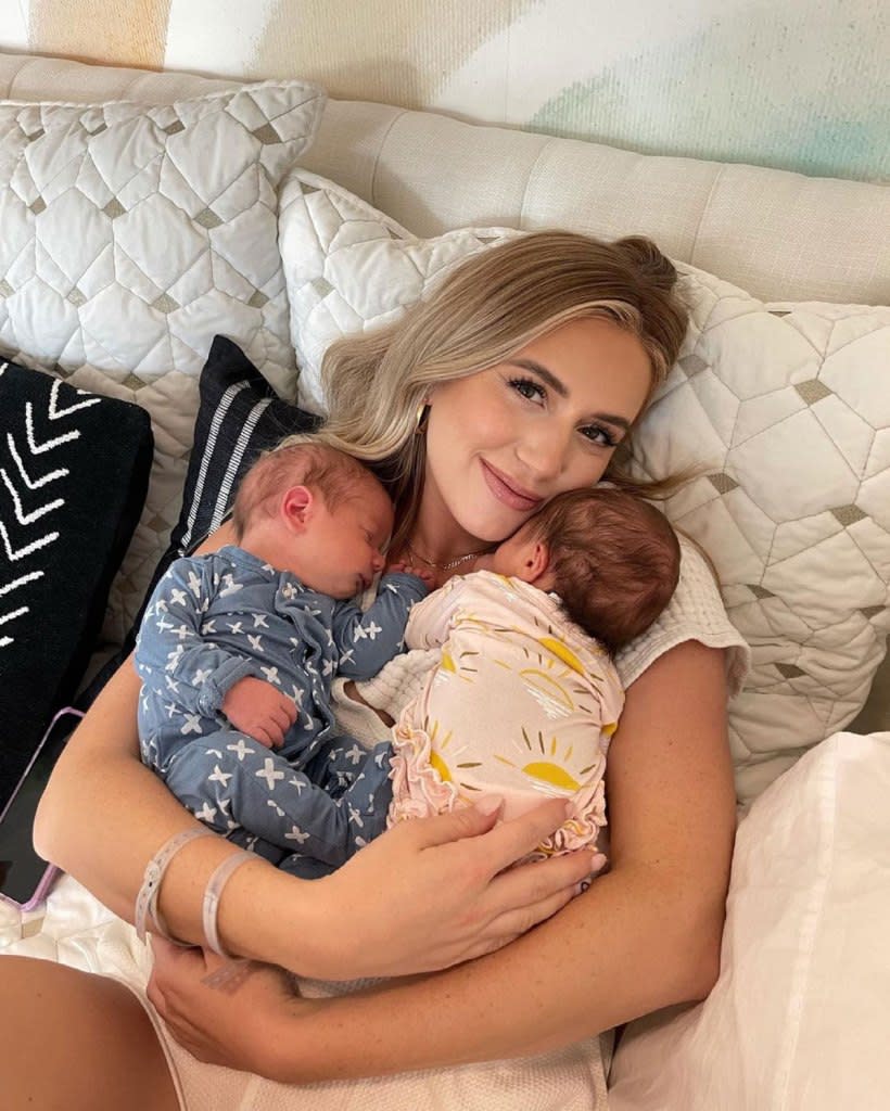 Lauren Burnham Shows Postpartum Body 11 Days After Birth