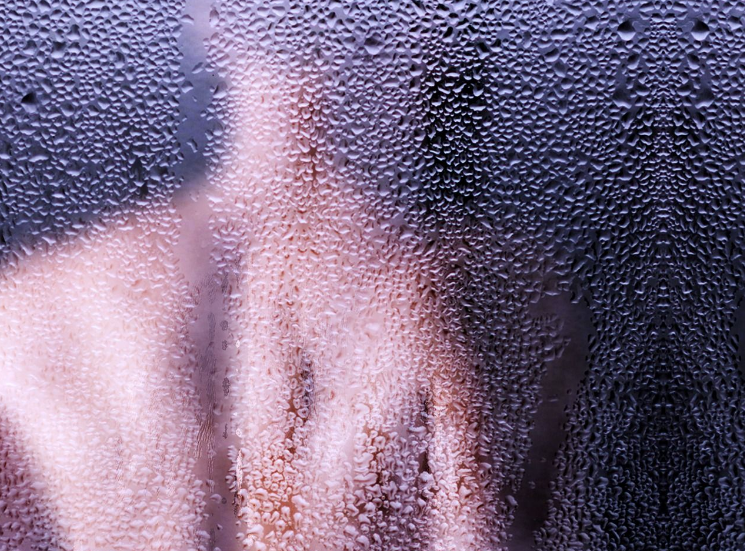 遇同事確診…尪回家還不洗澡！「3臭」讓她崩潰。（示意圖／翻攝自Pixabay）