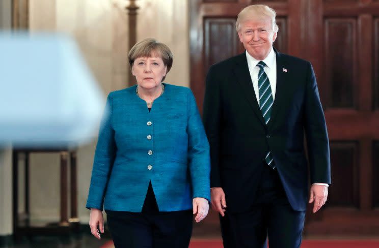 Müssen sich wohl oder übel zusammenraufen: Angela Merkel und Donald Trump. (Bild: Pablo Martinez Monsivais/AP/dpa)