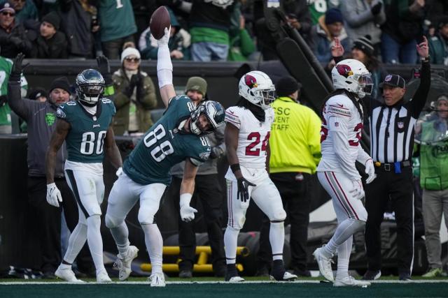 Kyler Murray throws 3 TD passes as Cardinals rally past Eagles, disrupt  Philly's playoff path