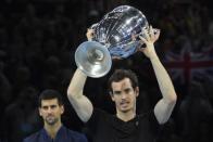 Tennis Britain - Barclays ATP World Tour Finals - O2 Arena, London - 20/11/16 Great Britain's Andy Murray celebrates with the Year-End No. 1 Trophy Reuters / Toby Melville Livepic
