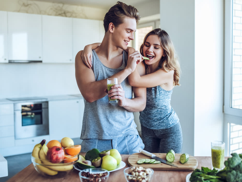 Pflanzliche Lebensmittel können den Alterungsprozess verlangsamen. (Bild: 4 PM production / Shutterstock.com)