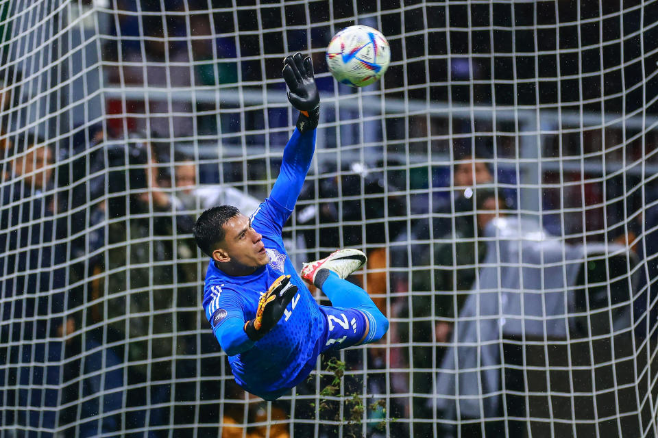 Luis Ángel Malagón ayudó a México a asegurar su lgar en la Copa América con su actuación en los penales ante Honduras. (Photo by Hector Vivas/Getty Images)