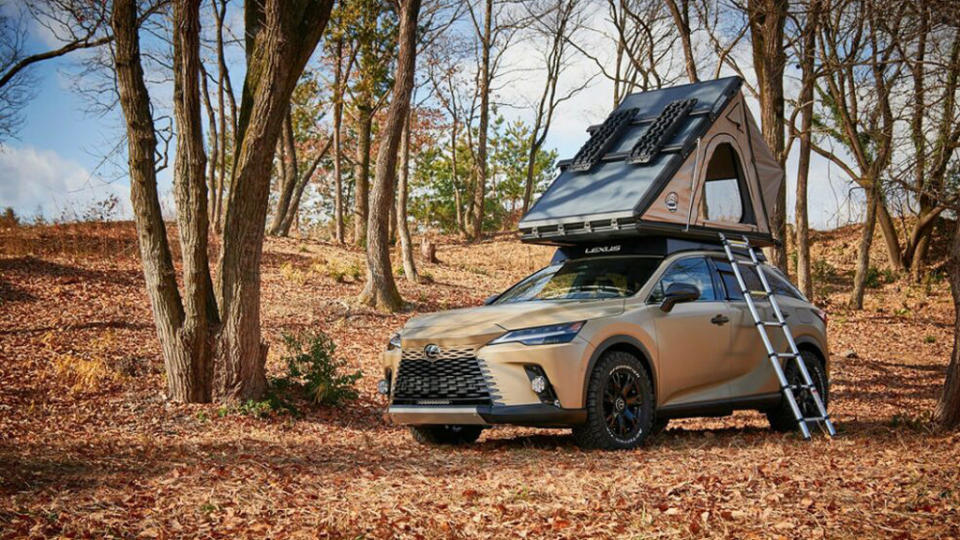 RX Outdoor Concept加高車身、配備全地形胎以及車頂帳，將都會休旅RX打造成帥勁模樣。（圖片來源/ Lexus）