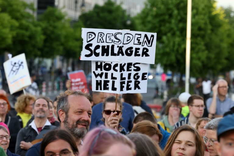 Nach dem Angriff auf den SPD-Europaabgeordneten Matthias Ecke in Dresden hat der sächsischen Ministerpräsident Michael Kretschmer (CDU) ein konsequente Reaktion des Rechtsstaats gefordert. "Die Strafen für Gewaltdelikte sind zu schwach", sagte er. (CHRISTIAN MANG)